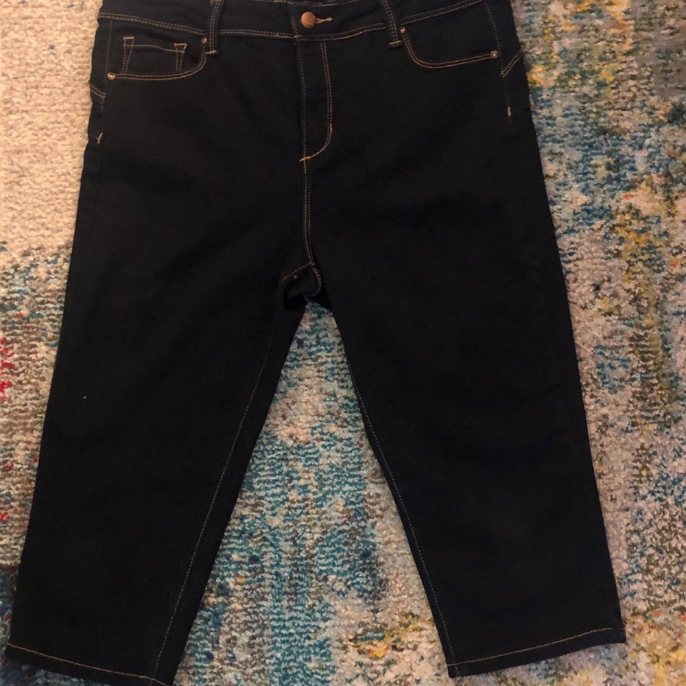 DARK BLUE CAPRI JEANS